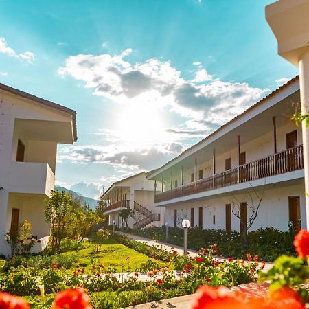 Hotel Agustos Урубамба Екстериор снимка