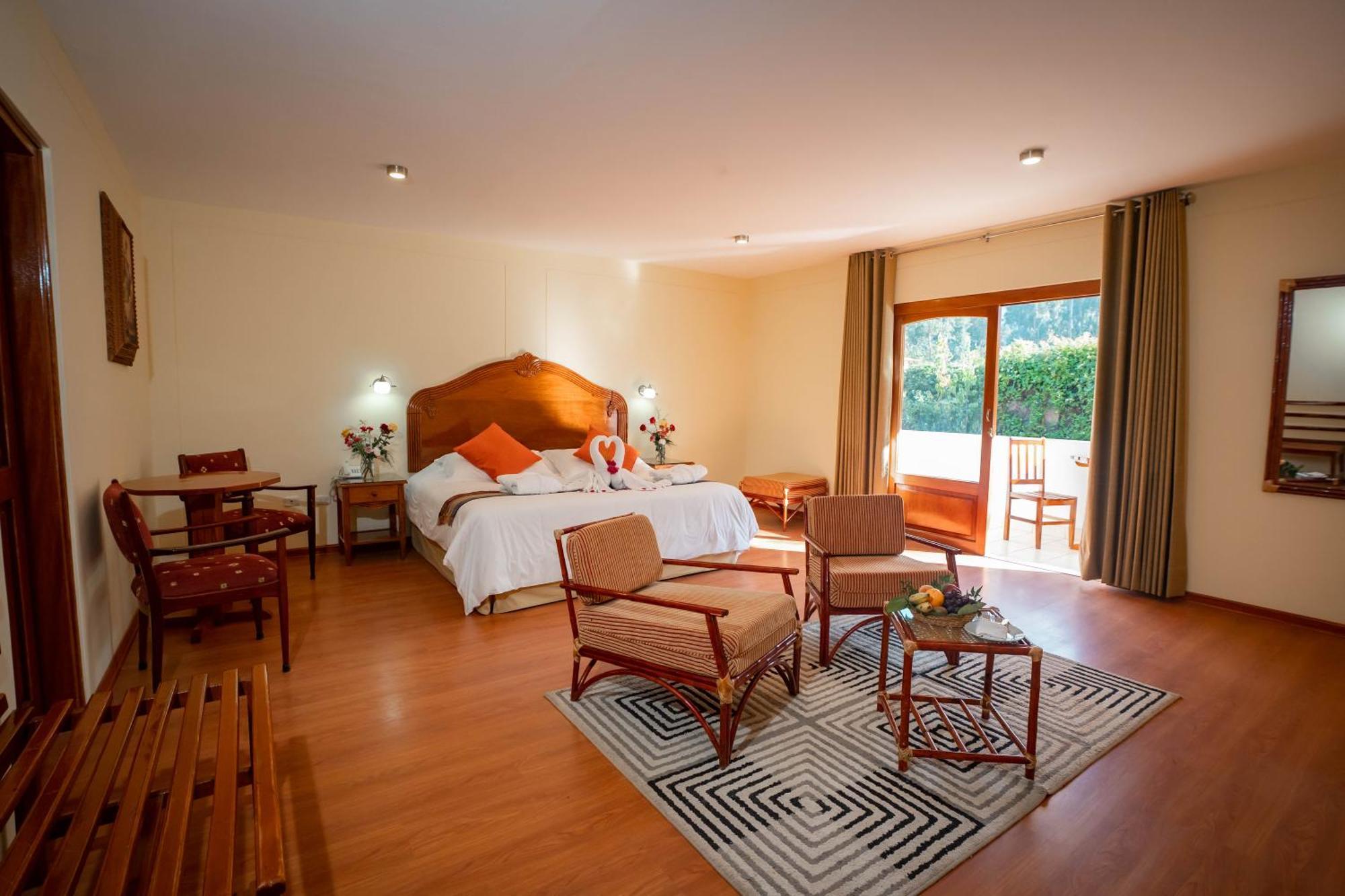 Hotel Agustos Урубамба Екстериор снимка