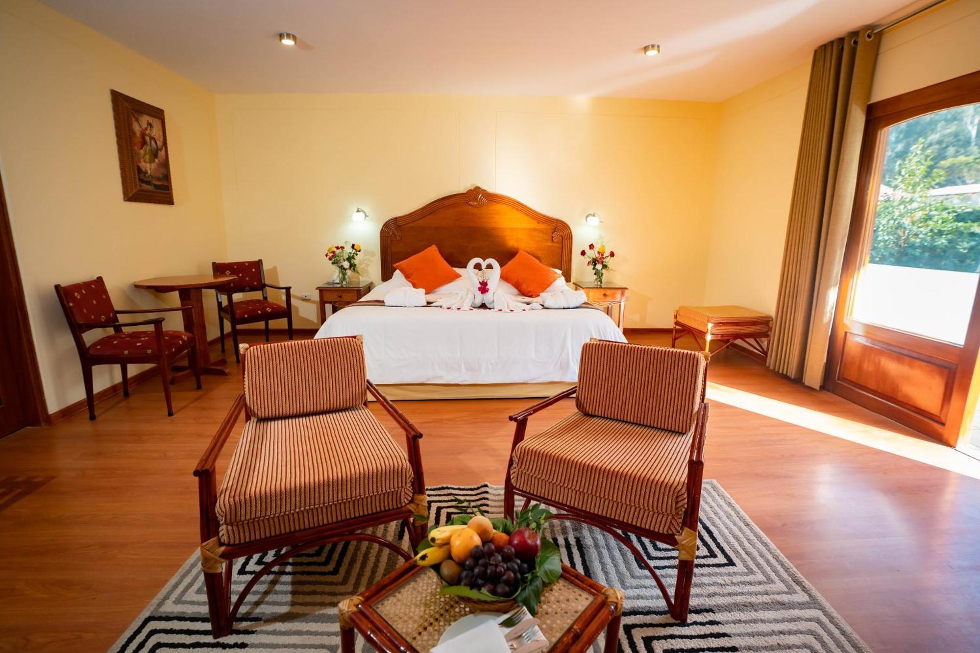 Hotel Agustos Урубамба Екстериор снимка
