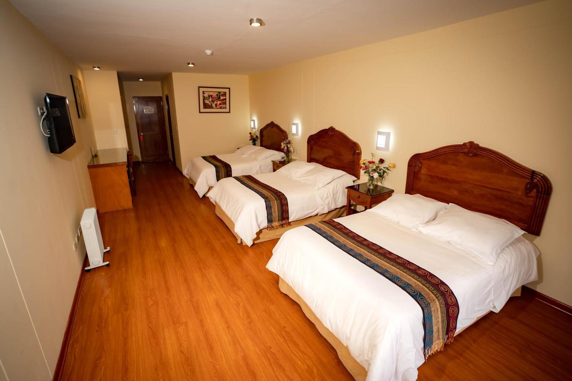 Hotel Agustos Урубамба Екстериор снимка