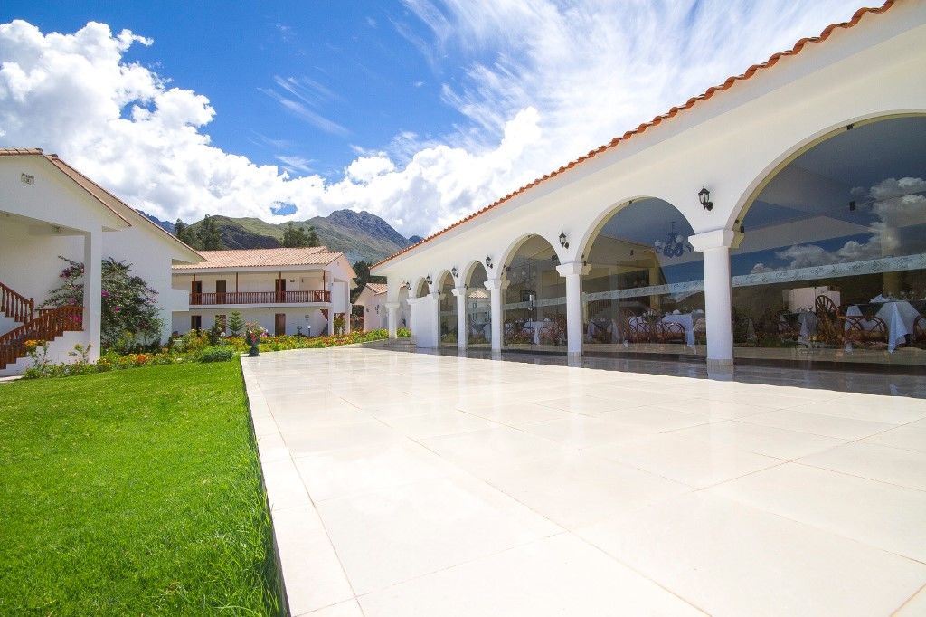 Hotel Agustos Урубамба Екстериор снимка