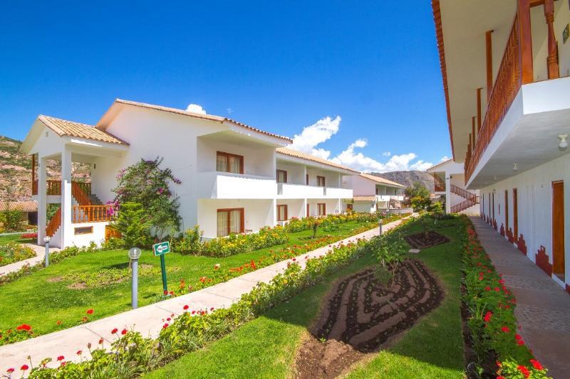 Hotel Agustos Урубамба Екстериор снимка